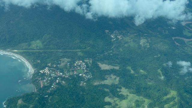 Flying in Costa Rica: What to Expect