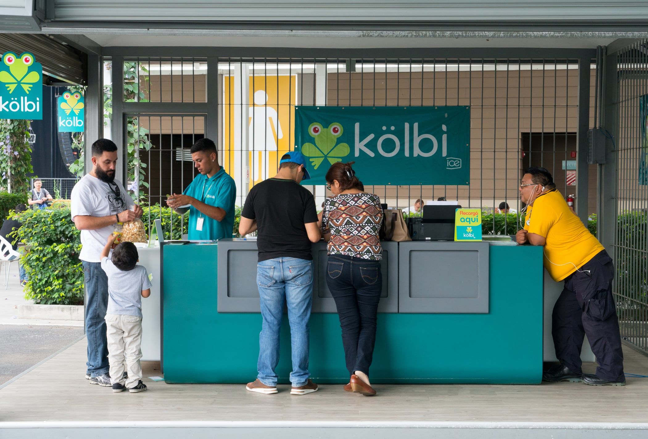 Cell Phone Coverage in Costa Rica: eSIMs, SIM Cards, and What Actually Works